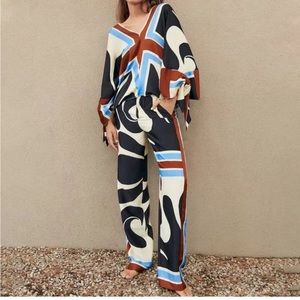Two Piece Kimono Sleeve
Shirt with Long Pants SET V Neck
Geometric shapes, Small